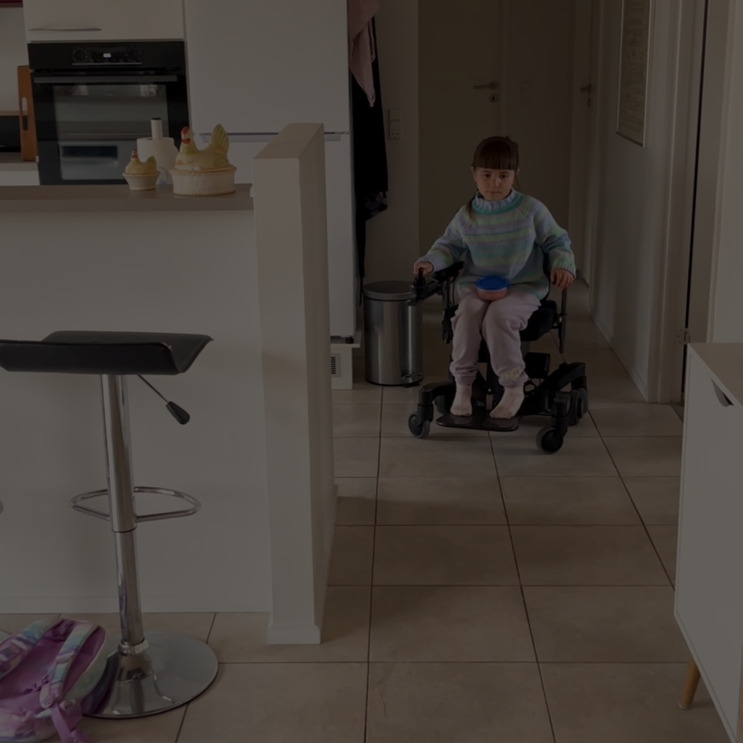 Kinderstuhl mit elektrischem Antrieb